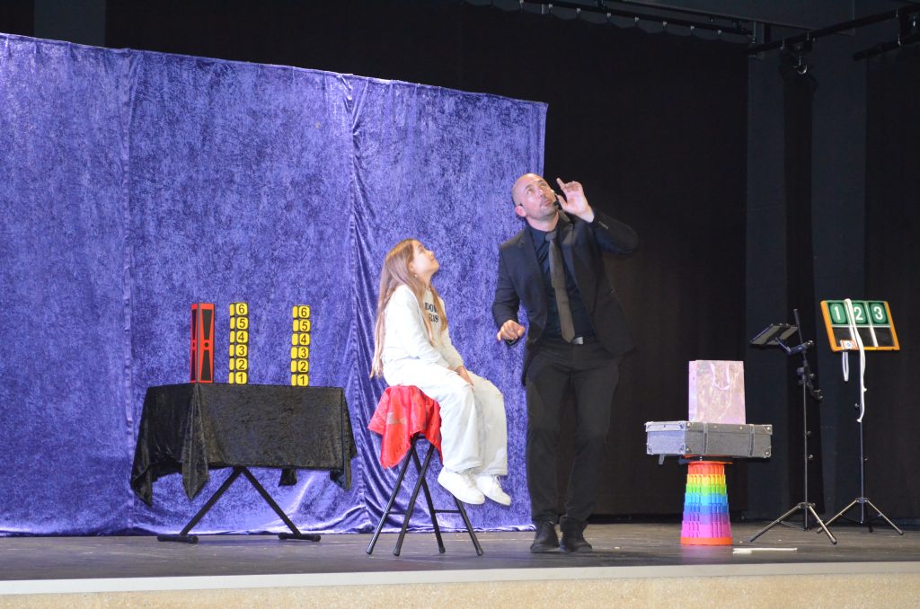 spectacle de magie de noël spectacle de magie Noël événement institutionnel